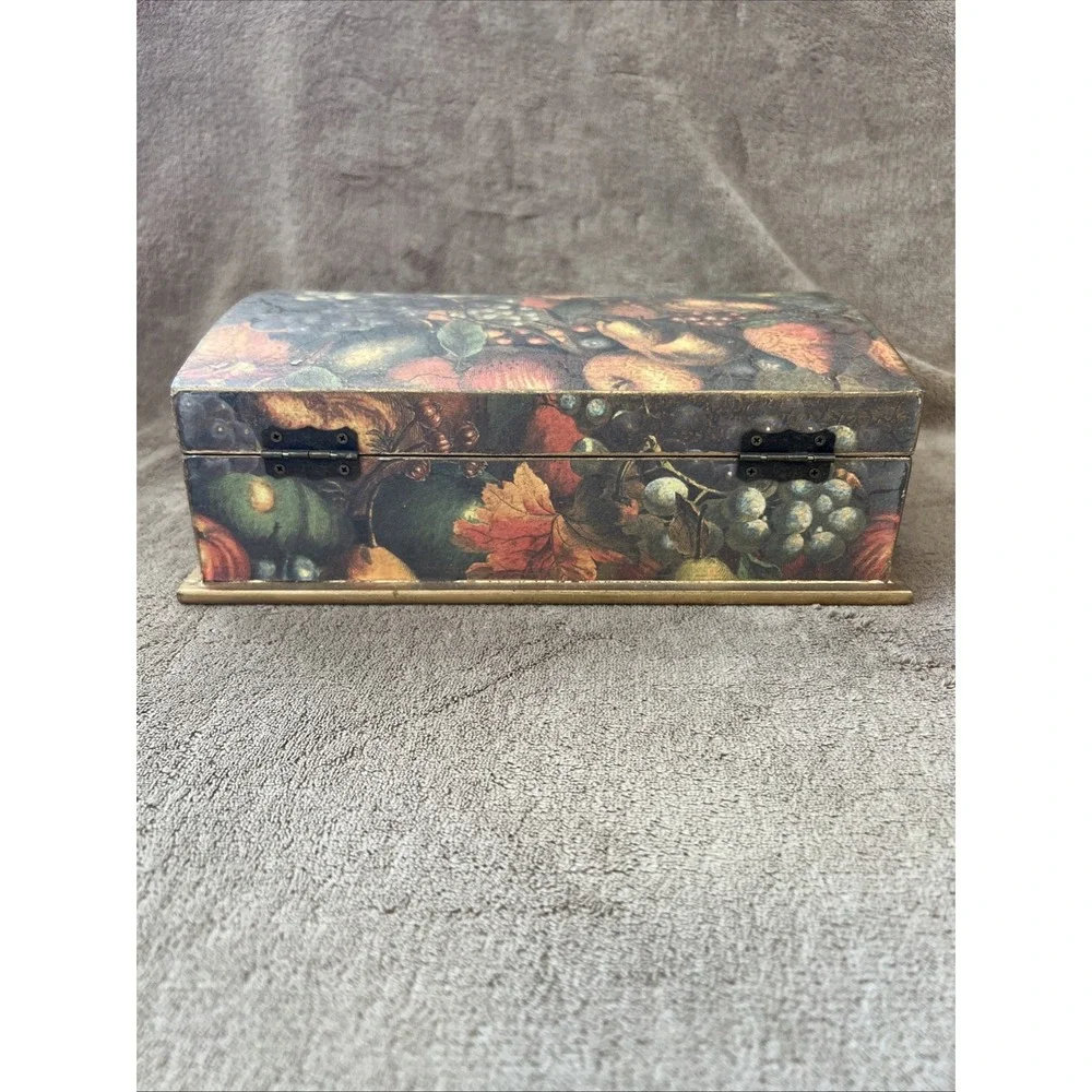 Decorative Wooden Treasure/Trinket Box Clasp Hinged Rounded‎ Lid 8